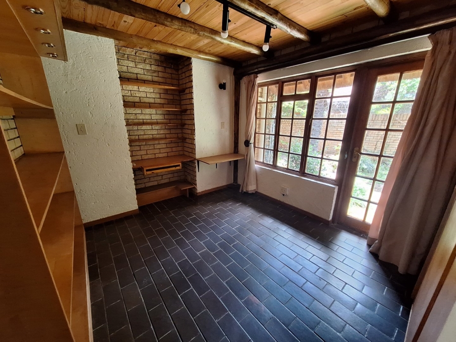 5 Bedroom Property for Sale in Mooivallei Park North West